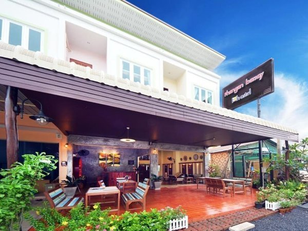 Phangan Barsay Hostel exterior and covered common area